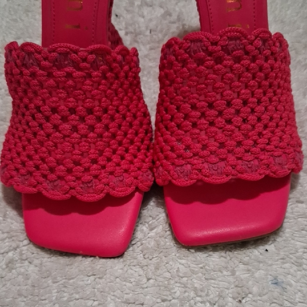 Gianni Bini Vibrant Pink Woven Heels - Picture 6 of 12